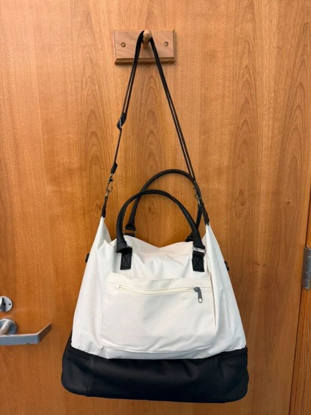 DSW minimalist white-black weekender duffel
